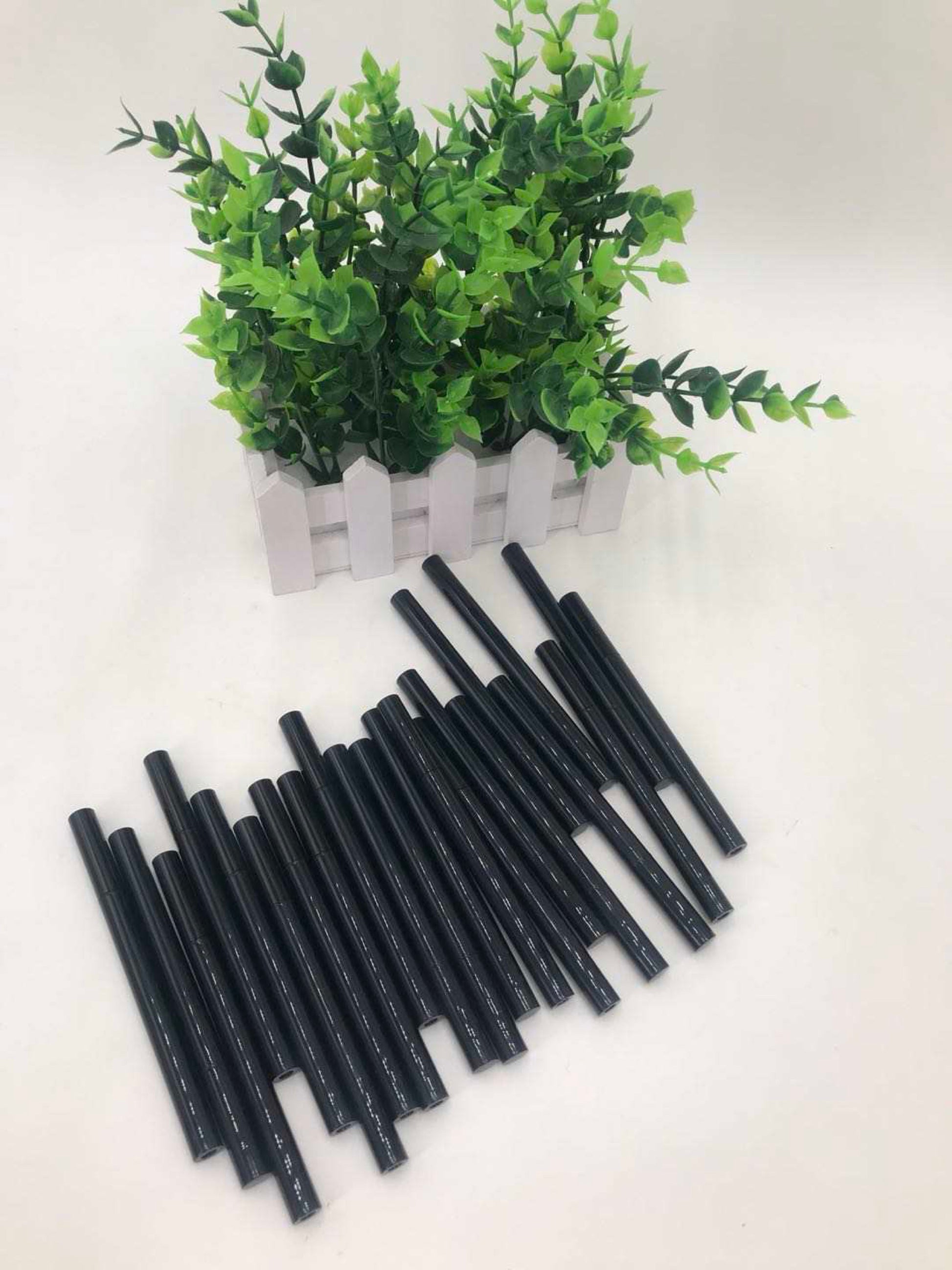 Eyeliner/Lash Glue Pen.