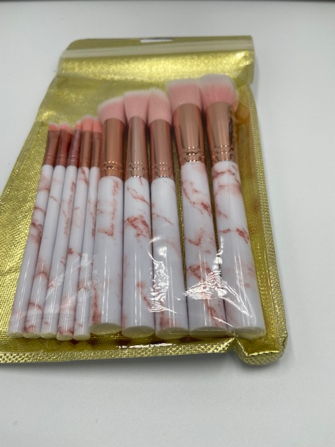 GM Makeup Brushes.