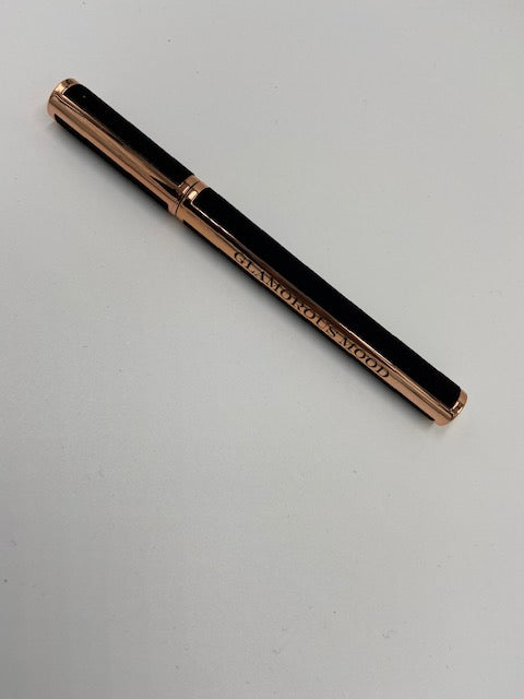 Glamorous Mood Magic Liner.