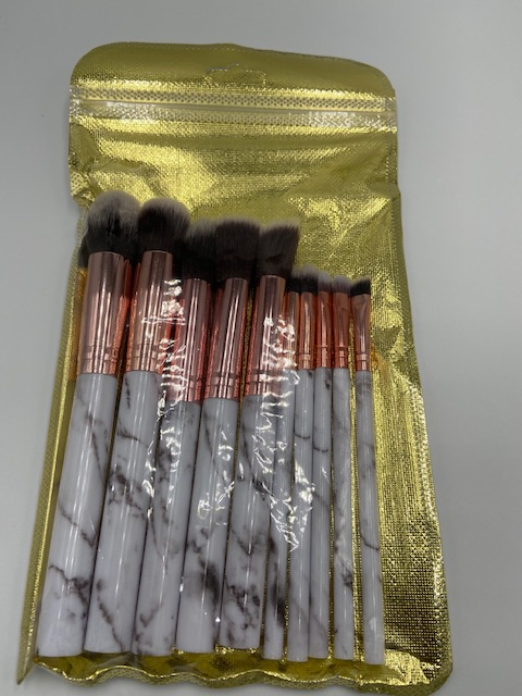 GM Makeup Brushes.